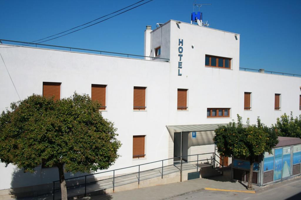 Hotel Albanta La Lantejuela Exteriör bild
