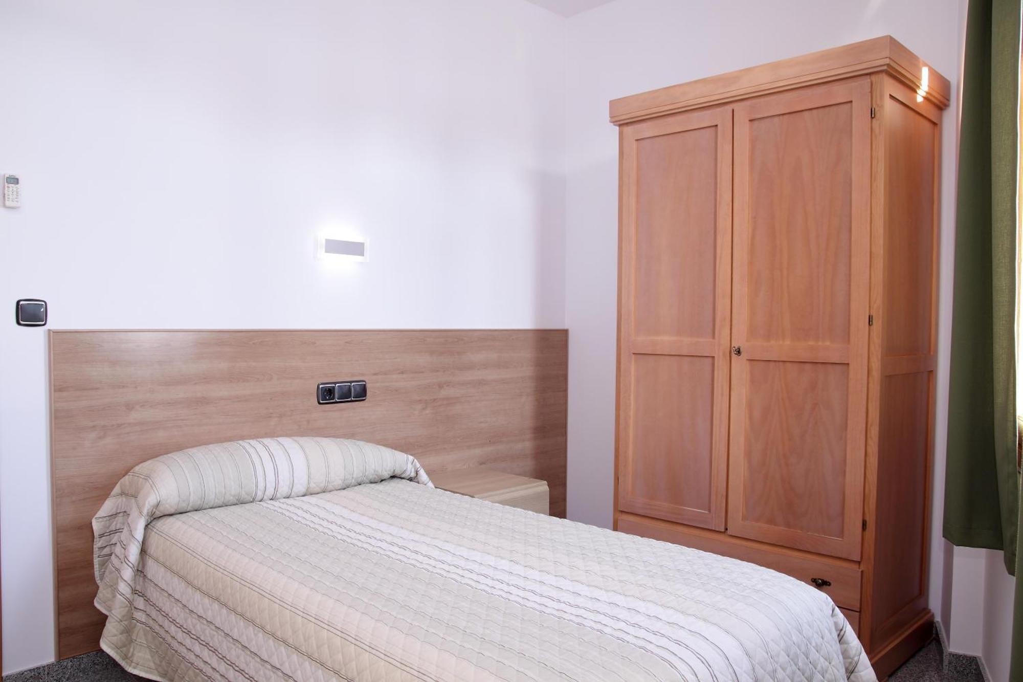 Hotel Albanta La Lantejuela Exteriör bild