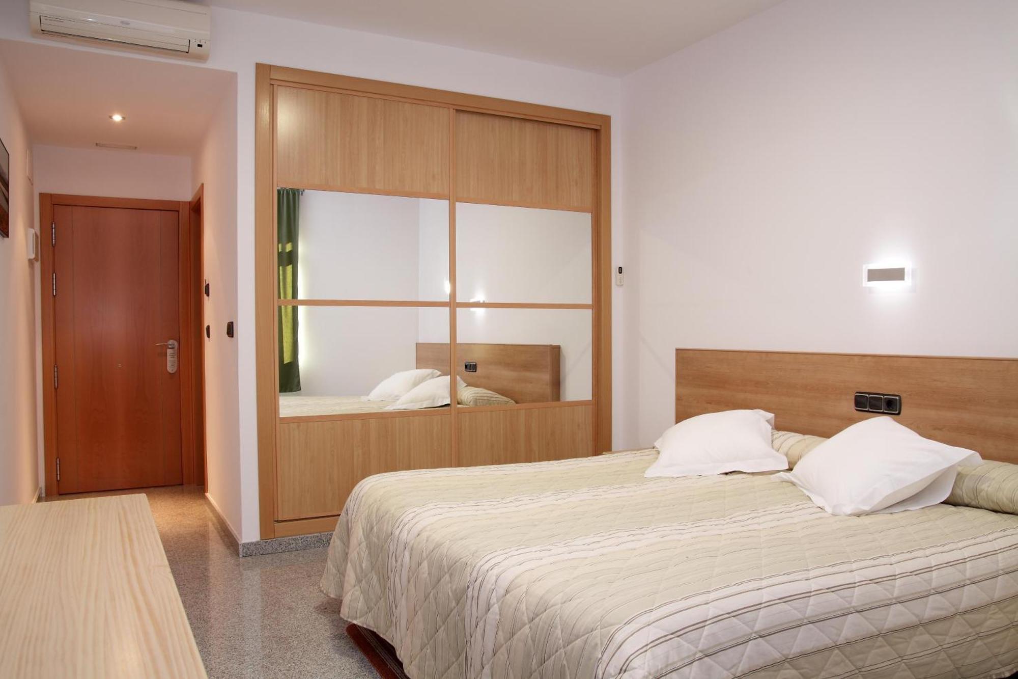 Hotel Albanta La Lantejuela Exteriör bild