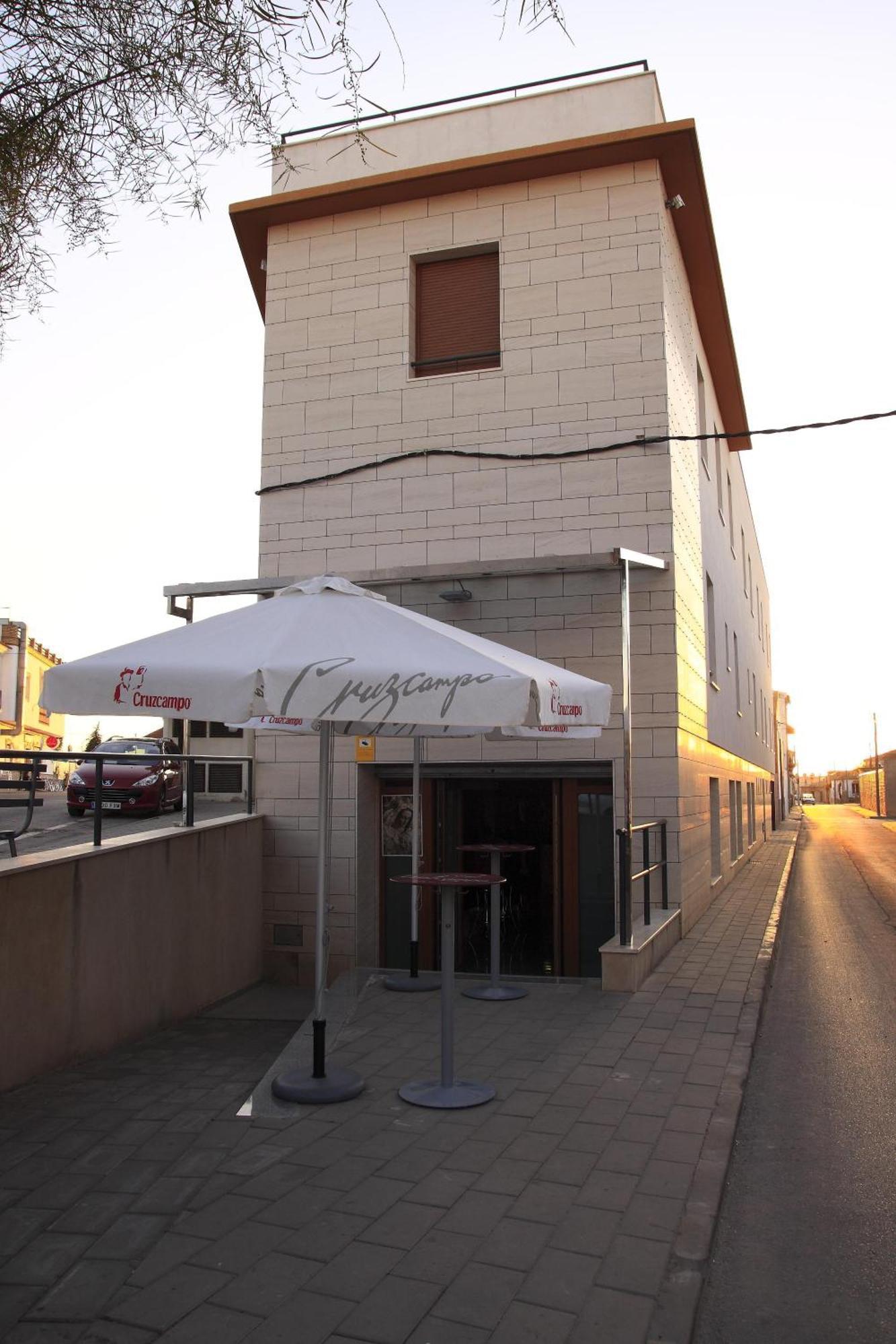 Hotel Albanta La Lantejuela Exteriör bild