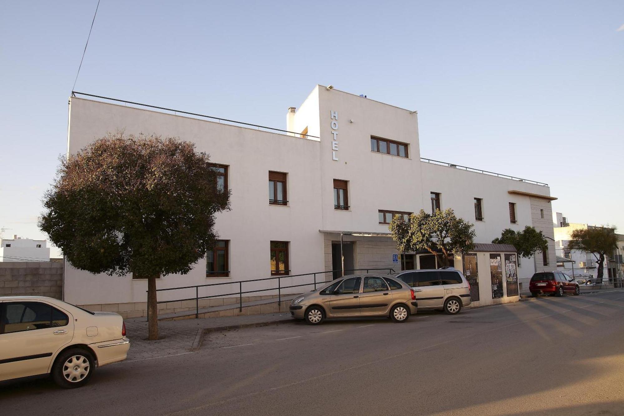 Hotel Albanta La Lantejuela Exteriör bild