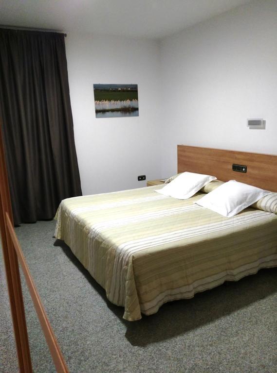 Hotel Albanta La Lantejuela Exteriör bild