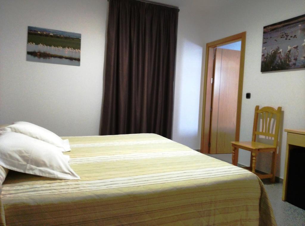 Hotel Albanta La Lantejuela Exteriör bild
