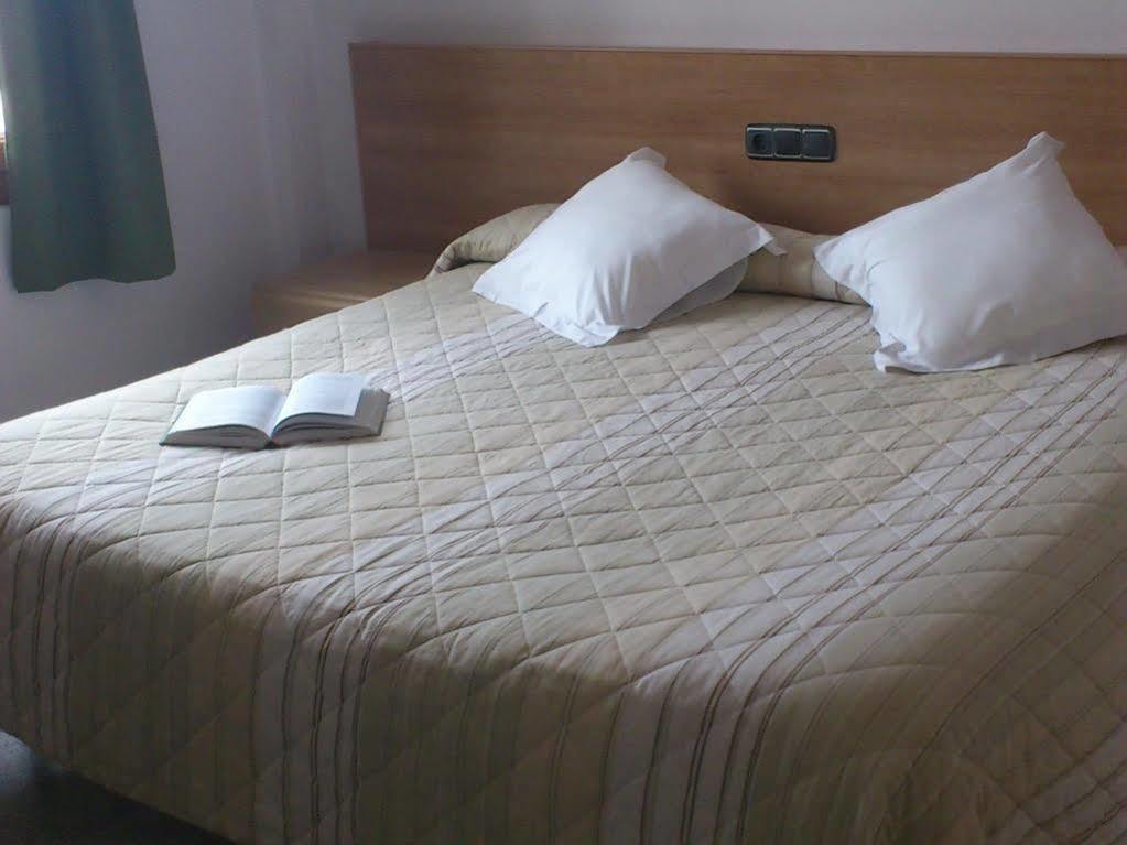 Hotel Albanta La Lantejuela Exteriör bild